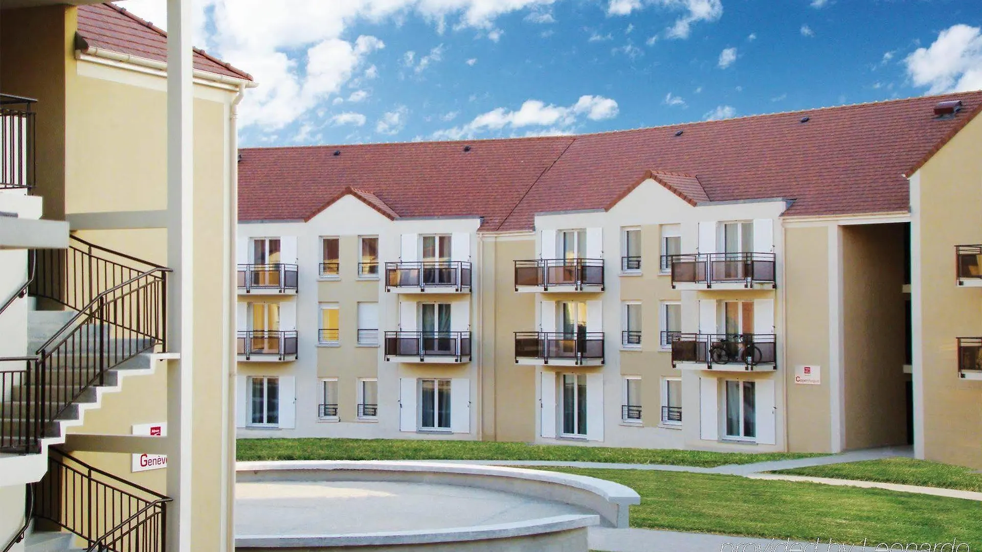 Zenitude Hotel Residences Roissy Village Aparthotel Roissy-en-France